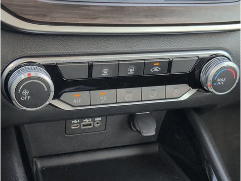 Used 2024 Nissan Altima 2.5 SV image 14