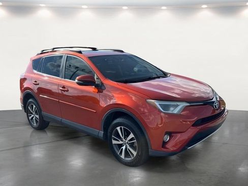 Used 2016 Toyota RAV4 XLE AWD/4WD image 2