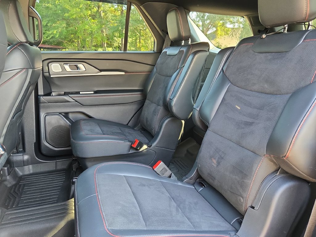 Used 2025 Ford Explorer ST w/ Sun And Sound Package AWD/4WD image 27