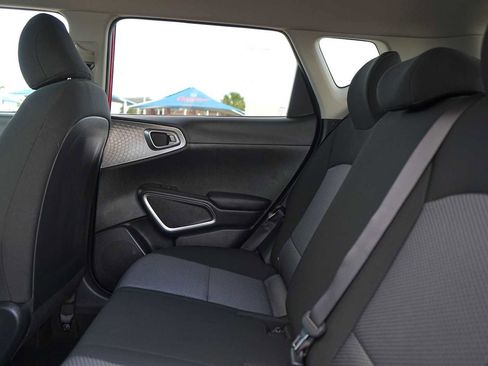 Used 2023 Kia Soul LX w/ LX Technology Package image 14