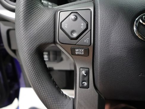 Used 2023 Toyota Tacoma TRD Sport AWD/4WD image 33