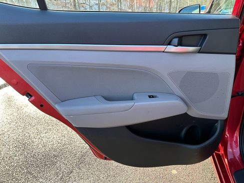 Used 2020 Hyundai Elantra SEL image 23