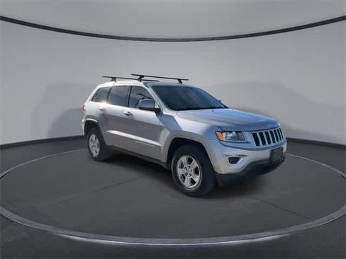 Used 2014 Jeep Grand Cherokee Laredo image 2