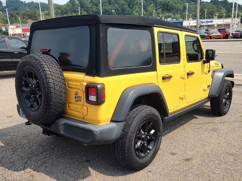 Used 2021 Jeep Wrangler Unlimited Sport AWD/4WD image 3