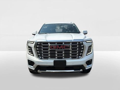 Used 2025 GMC Yukon Denali w/ Sun & Power Step Package AWD/4WD image 6
