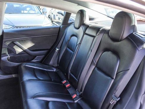 Used 2021 Tesla Model 3 Standard Range Plus image 17