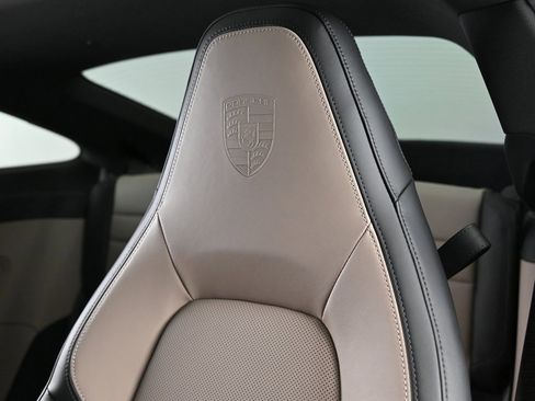 Used 2025 Porsche 911 Carrera image 18