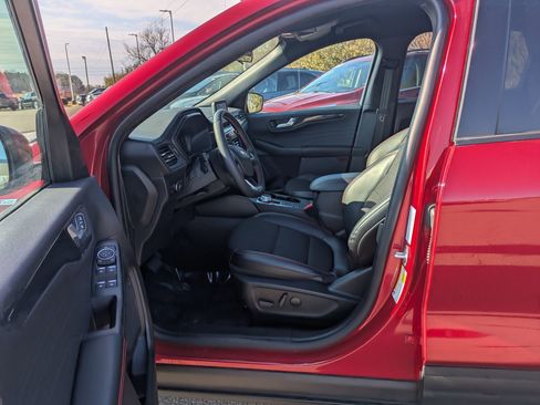 Certified 2025 Ford Escape ST-Line Elite image 15