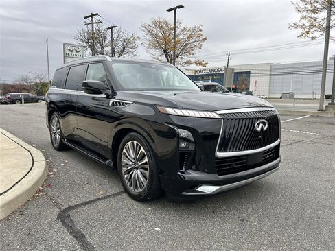 Certified 2025 INFINITI QX80 Sensory image 2