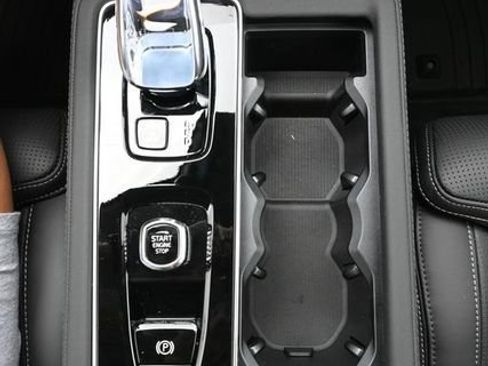 New 2026 Volvo XC90 B6 Ultra w/ Protection Package Premier AWD/4WD image 12