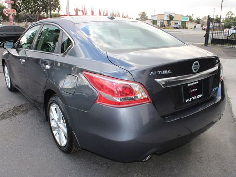 Used 2013 Nissan Altima 2.5 SV w/ 2.5SV Convenience Pkg image 39