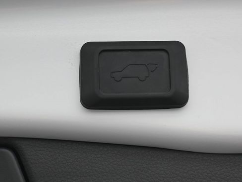 Used 2025 Toyota RAV4 XSE image 33