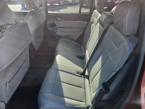 Used 2022 Jeep Grand Cherokee Overland w/ Advanced Protech Group III image 11