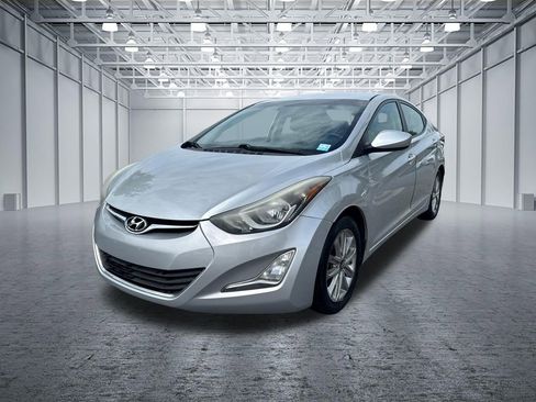 Used 2015 Hyundai Elantra SE w/ Option Group 02 FWD image 3