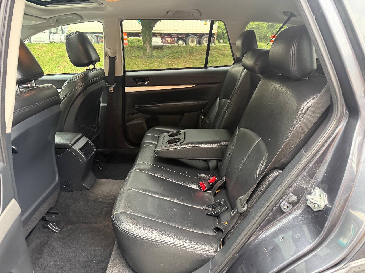 Used 2011 Subaru Outback 2.5i Premium AWD/4WD image 17