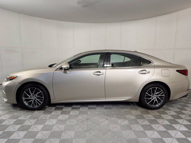 Used 2016 Lexus ES 350 w/ Luxury Package w/Wood Trim FWD image 3