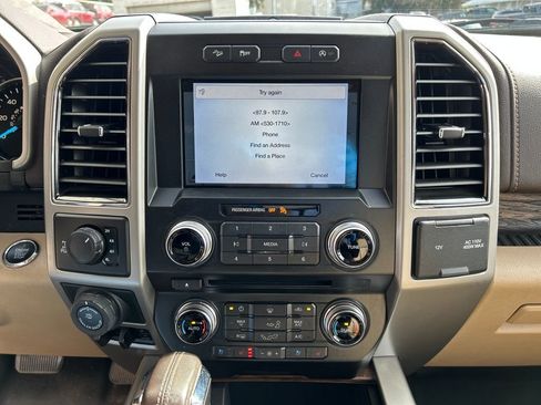 Used 2018 Ford F150 Lariat w/ Equipment Group 502A Luxury image 17