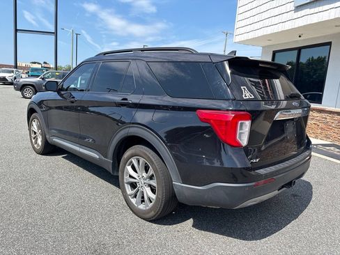 Used 2023 Ford Explorer XLT w/ Equipment Group 202A AWD/4WD image 6