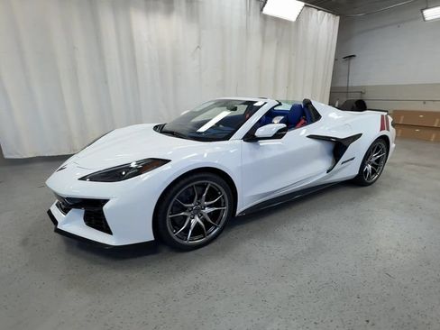 New 2027 Chevrolet Corvette Grand Sport w/ Grand Sport Launch Edition RWD image 4