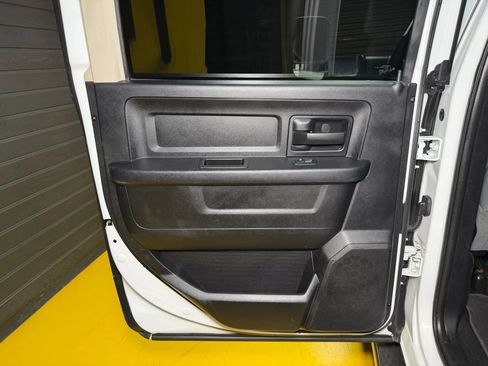 Used 2017 RAM 2500 Tradesman w/ Chrome Appearance Group image 16