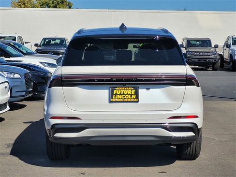 New 2026 Lincoln Nautilus Reserve w/ Jet Appearance Package image 5