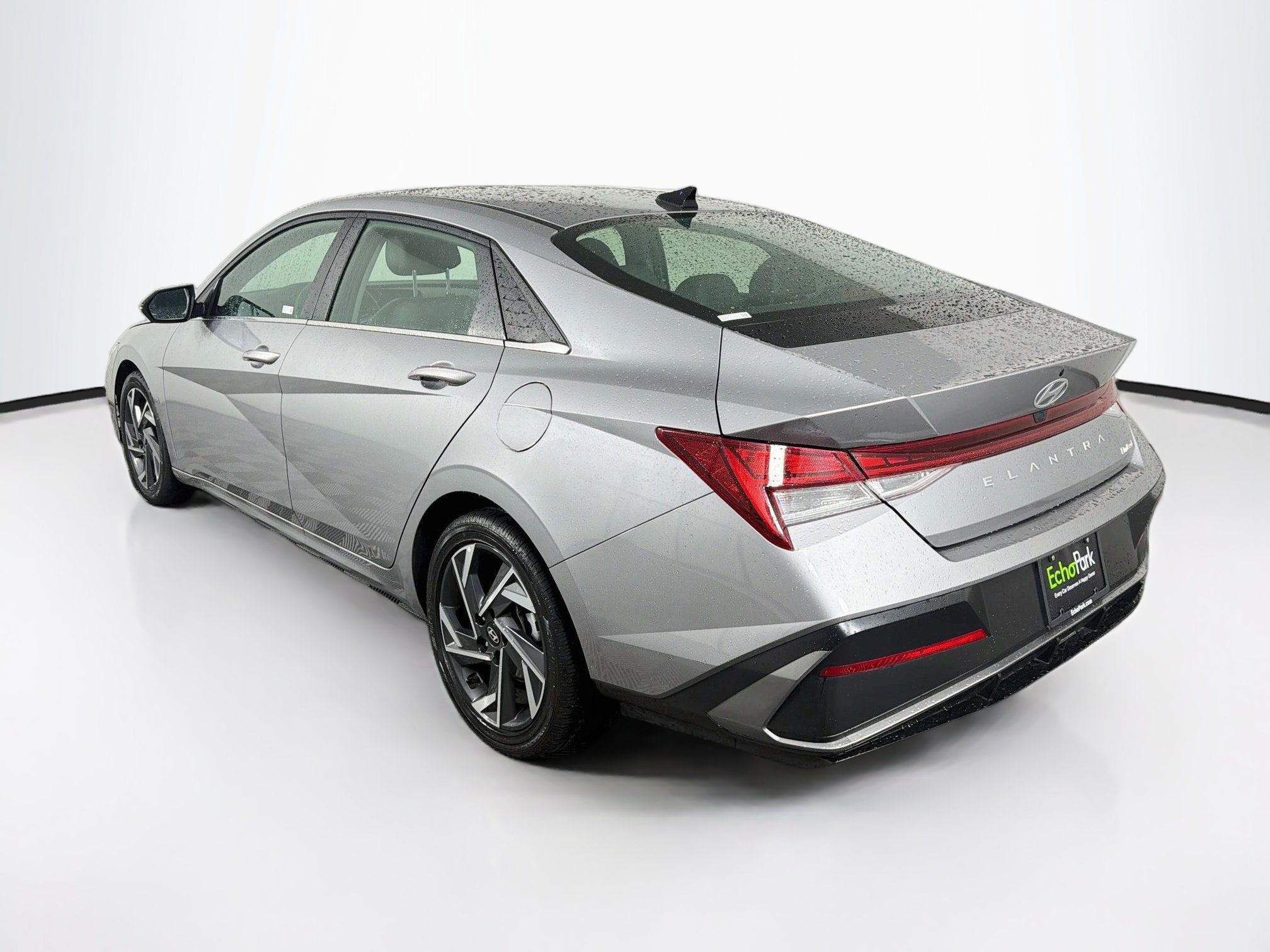 Used 2025 Hyundai Elantra Limited FWD image 5