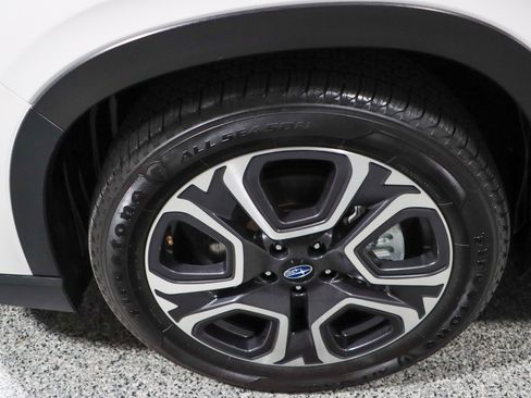 Used 2023 Subaru Ascent Limited image 11