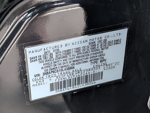 Certified 2025 Nissan Kicks SV w/ SV Premium Package AWD/4WD image 28