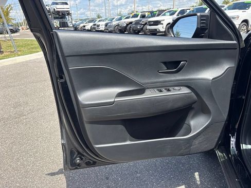 Used 2025 Hyundai Kona SEL FWD image 10
