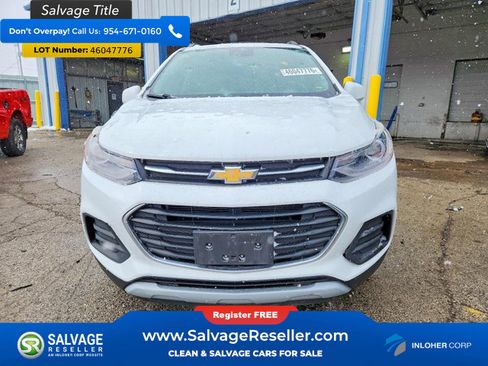Used 2018 Chevrolet Trax LT w/ LT Convenience Package image 4