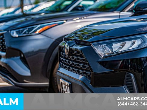 Used 2023 Ford Escape SE image 60