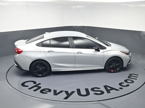 Used 2018 Chevrolet Cruze LT w/ Redline Edition image 32