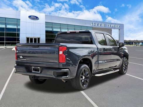 Used 2022 Chevrolet Silverado 1500 Custom w/ Safety Confidence Package RWD image 4