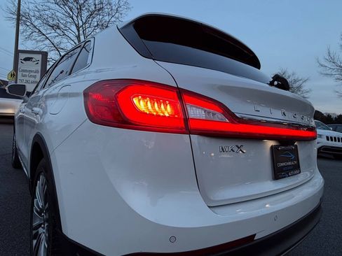 Used 2016 Lincoln MKX Reserve w/ Technology Package FWD image 25
