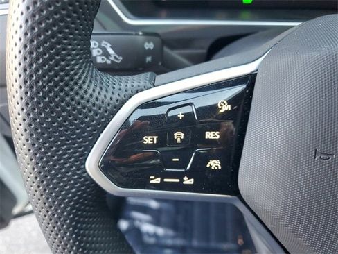 Certified 2024 Volkswagen Tiguan SE R-Line image 21