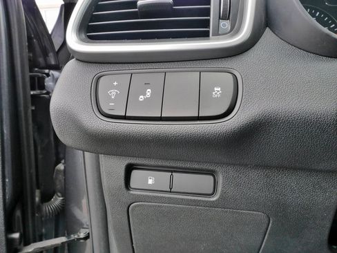 Used 2020 Kia Sorento LX image 23