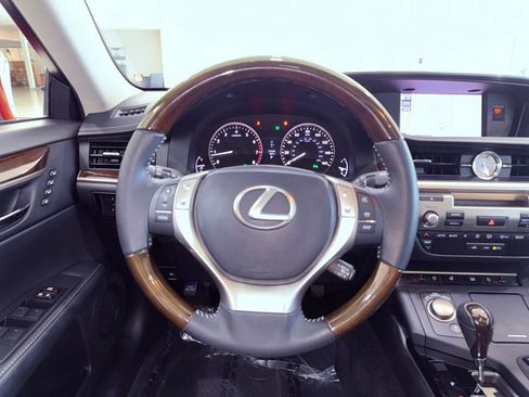 Used 2014 Lexus ES 350 w/ Luxury Package image 17