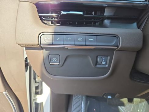 Certified 2024 Cadillac Escalade Premium Luxury AWD/4WD image 19