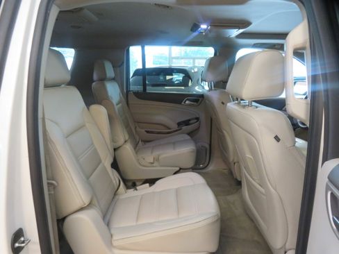 Used 2015 GMC Yukon XL Denali w/ Touring Package AWD/4WD image 21
