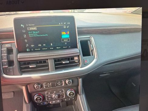 Used 2023 Chevrolet Suburban Premier RWD image 15