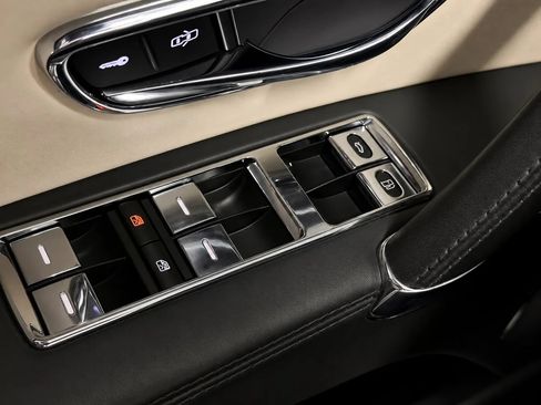 Used 2015 Bentley Flying Spur V8 AWD/4WD image 40
