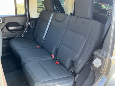 Used 2021 Jeep Wrangler Unlimited Sport AWD/4WD image 19