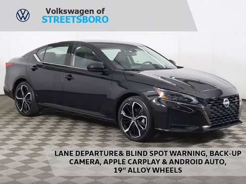 Used 2025 Nissan Altima 2.5 SR FWD image 1