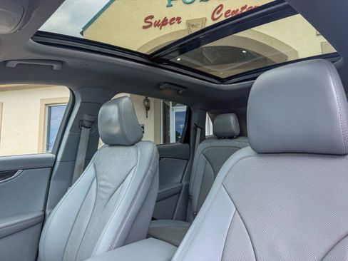 Used 2021 Lincoln Nautilus Reserve FWD image 17