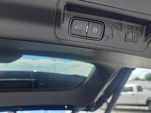 Used 2023 Ford Explorer XLT w/ Equipment Group 202A AWD/4WD image 11