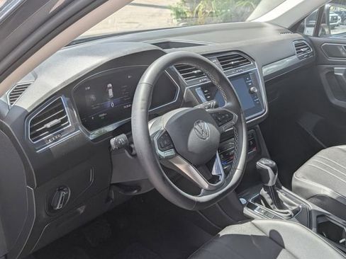 Certified 2023 Volkswagen Tiguan SE FWD image 12