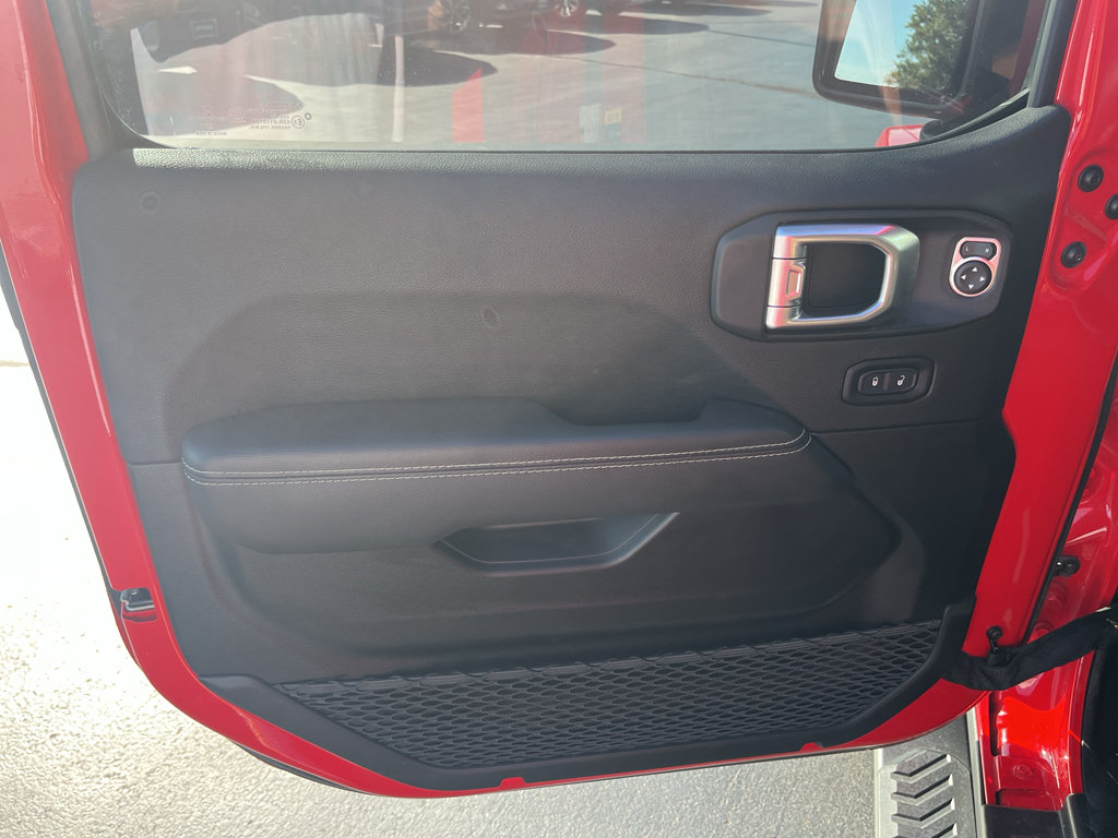 Used 2021 Jeep Gladiator Rubicon AWD/4WD image 11