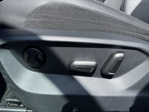 Used 2021 Volkswagen Tiguan SE w/ Panoramic Sunroof Package AWD/4WD image 14