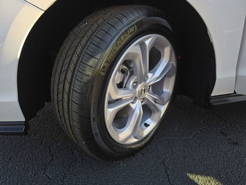 New 2025 Honda Accord LX image 30