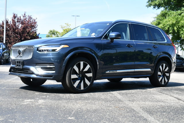 Certified 2024 Volvo XC90 T8 Plus w/ Protection Package Premier AWD/4WD image 3